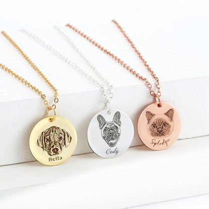 Customized pet portrait necklace/keychain